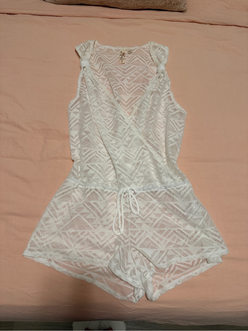New Miken Swim White Geometric Lace Cover-Up Romper, M